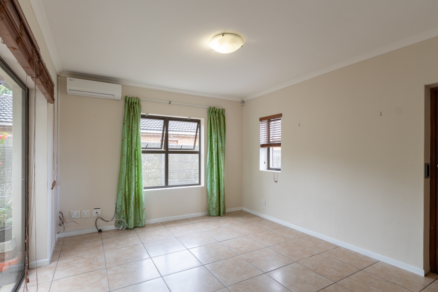 To Let 1 Bedroom Property for Rent in Vredekloof Western Cape